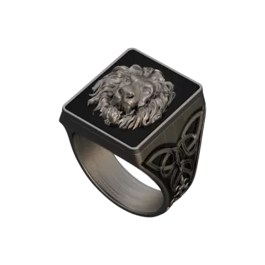 A silver 3D-ring with a lion sculpture on it