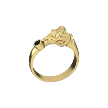 3D-ring with a sculpture of a golden capricorn.